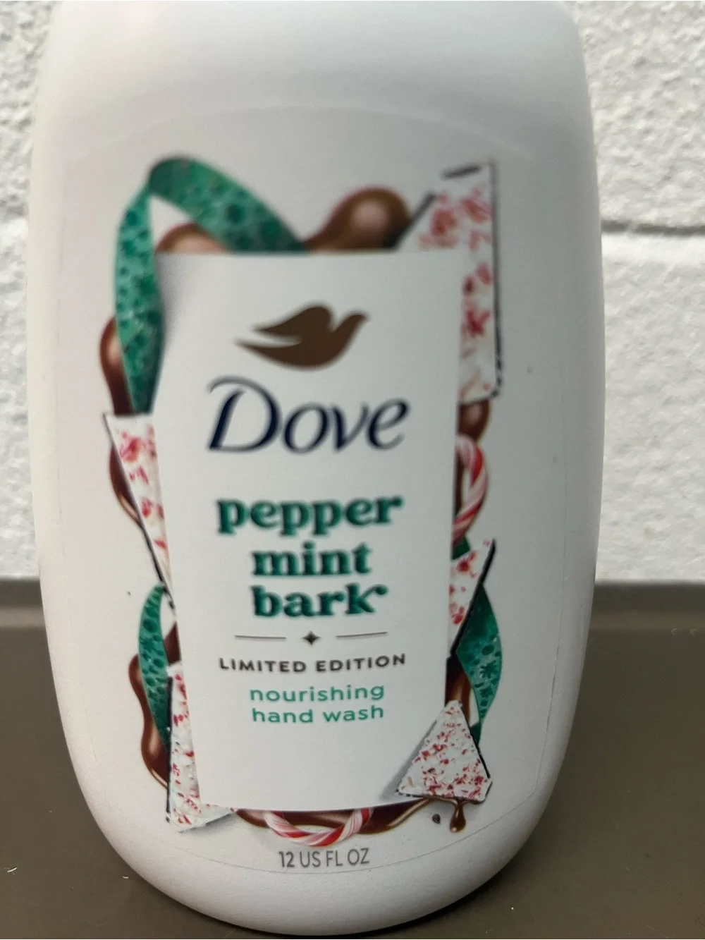 Dove Peppermint Bark Nourishing Hand Wash - White/Green